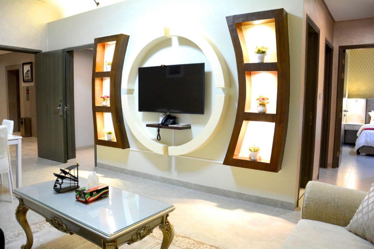 Aparthotel ذا فيفتى ايت السالمية Kuwait City Esterno foto
