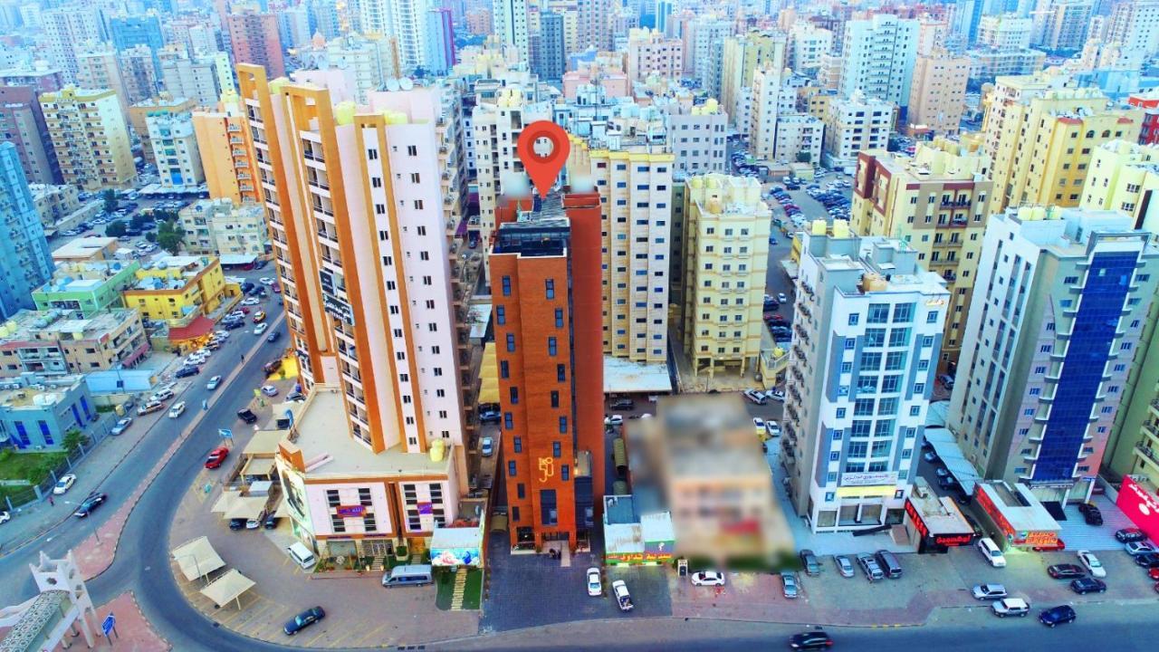 Aparthotel ذا فيفتى ايت السالمية Kuwait City Esterno foto