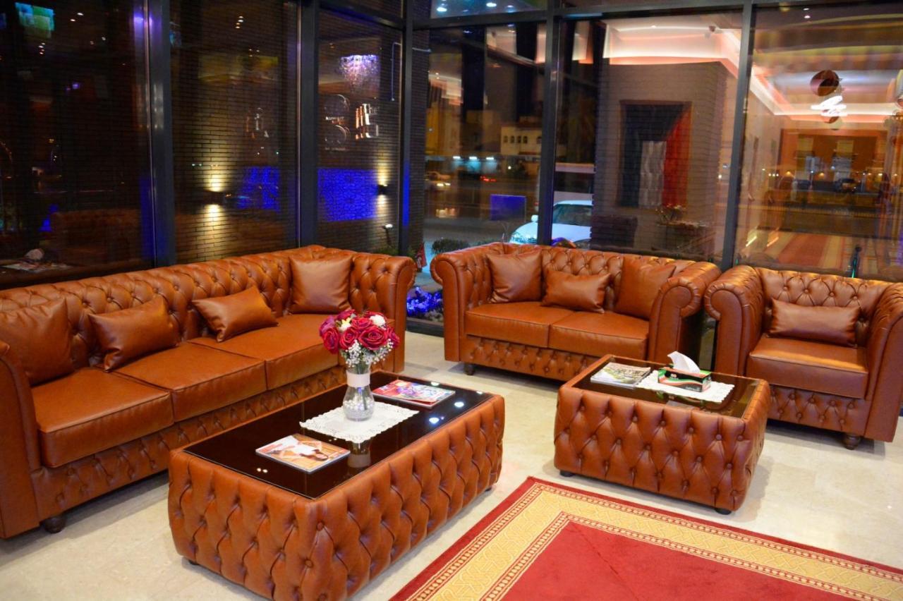 Aparthotel ذا فيفتى ايت السالمية Kuwait City Esterno foto