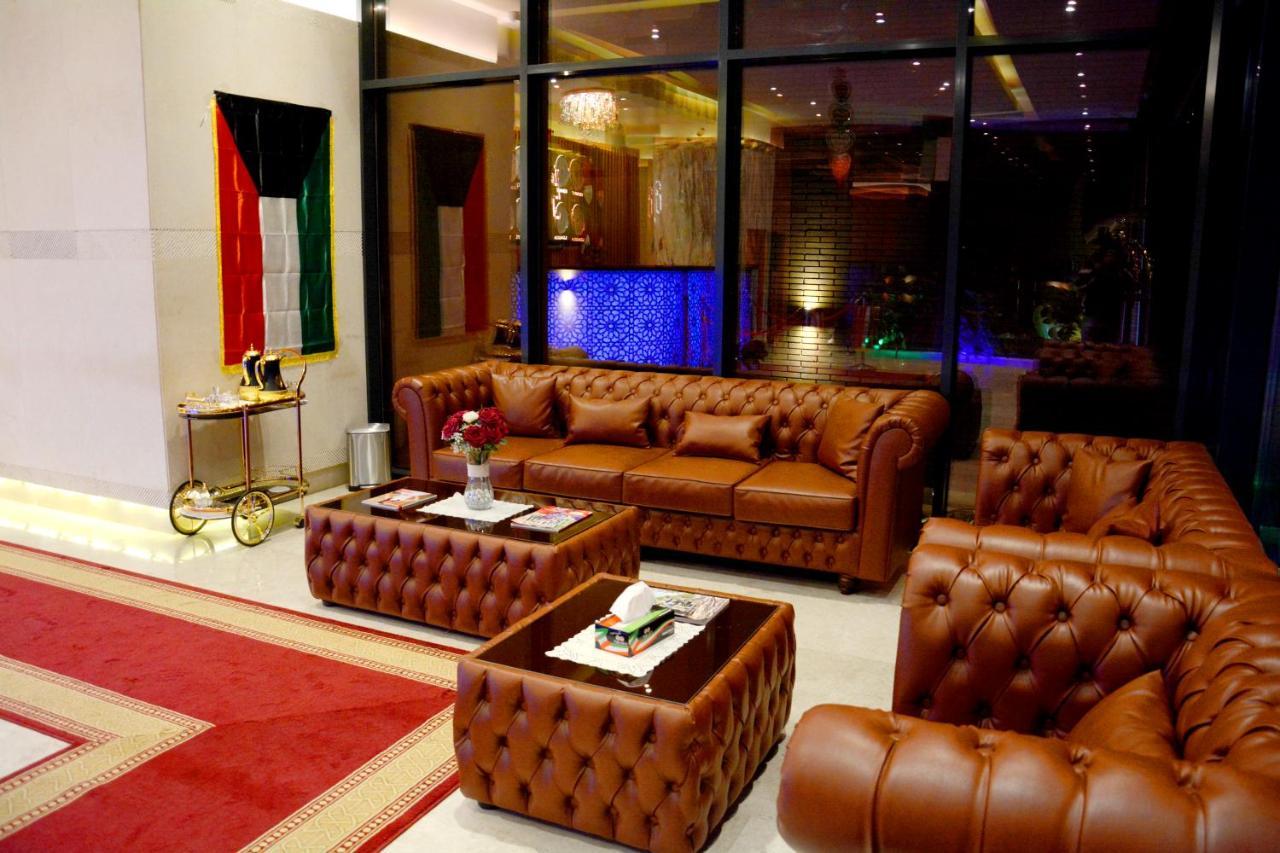 Aparthotel ذا فيفتى ايت السالمية Kuwait City Esterno foto