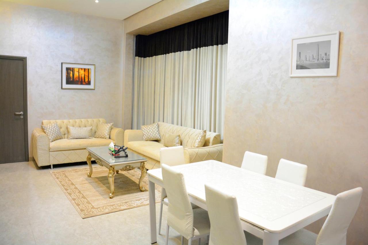 Aparthotel ذا فيفتى ايت السالمية Kuwait City Esterno foto