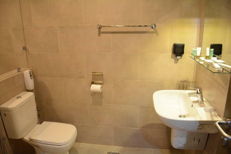 Aparthotel ذا فيفتى ايت السالمية Kuwait City Esterno foto