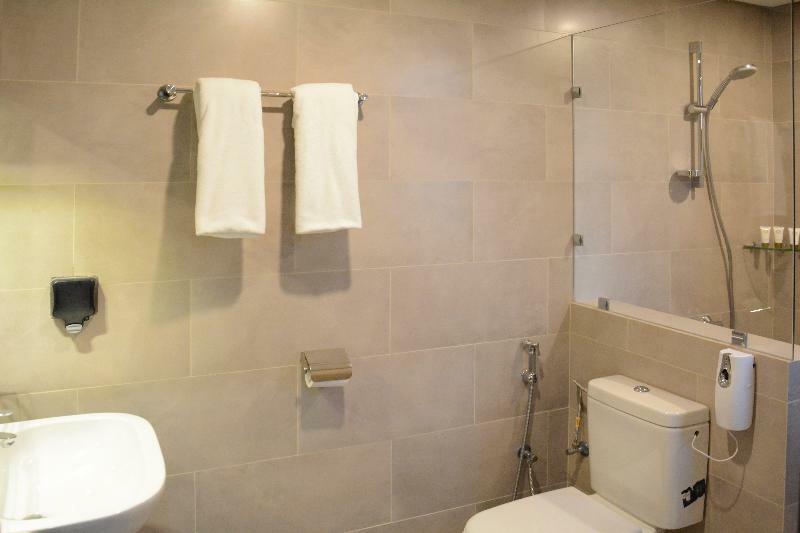 Aparthotel ذا فيفتى ايت السالمية Kuwait City Esterno foto